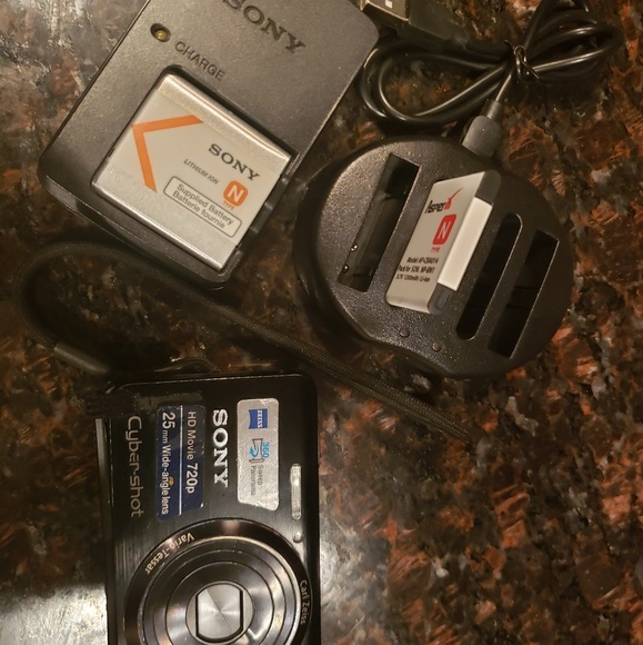 Sony camera - Picture 1 of 2